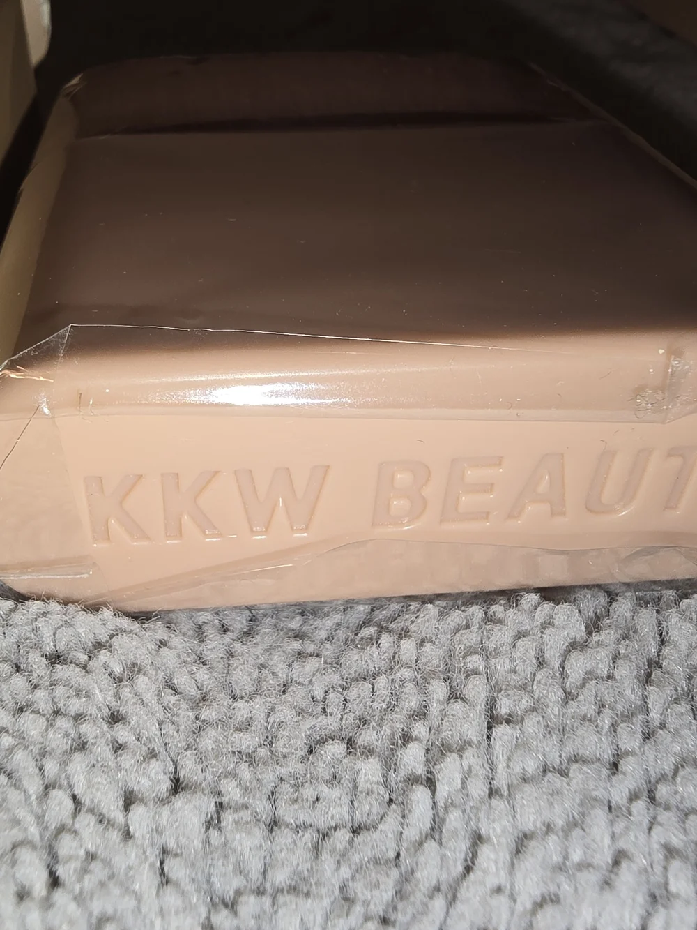 KKW Beauty Skin Perfecting Body Foundation & Brush Set - Pale Pink